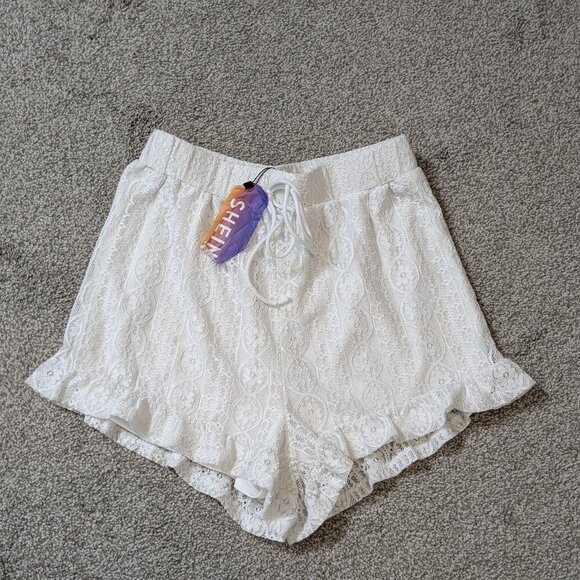 SHEIN White Lace High Rise Pull-On Shorts w Leg Ruffle; Size 4 - Picture 1 of 5